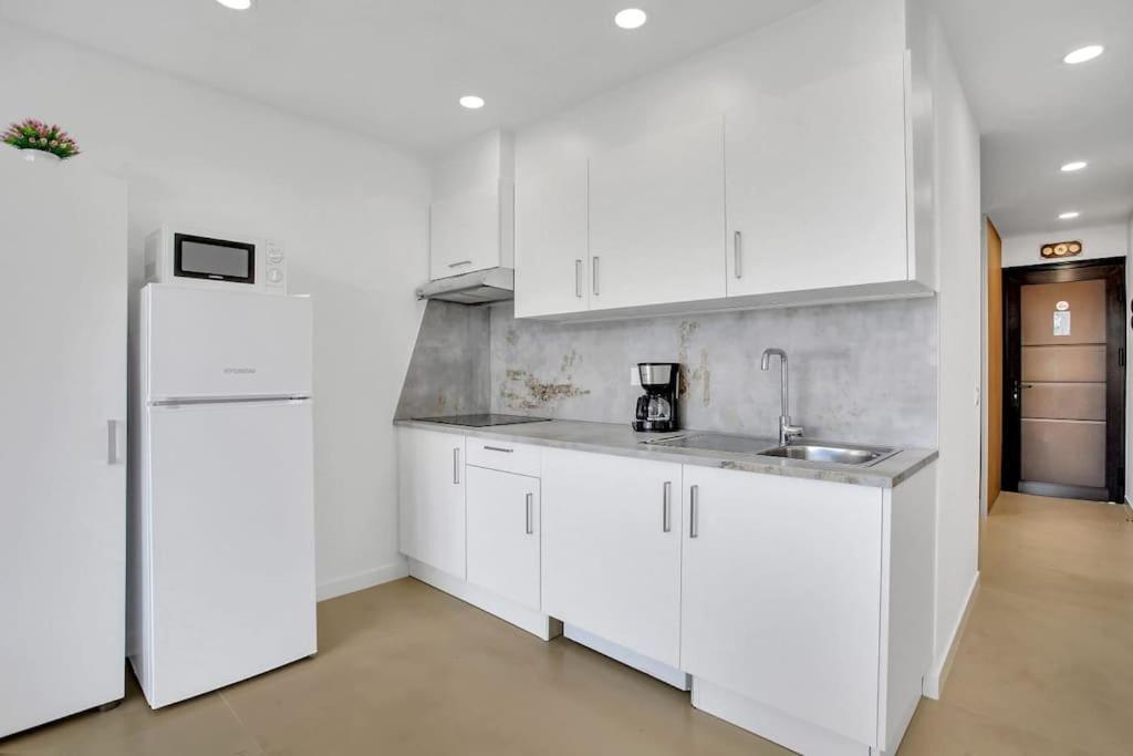 ארונה Studio In Torres Del Sol Griffin Near The Beach מראה חיצוני תמונה